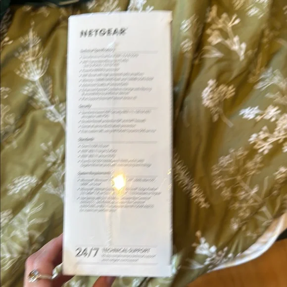 NETGEAR AC1200 WiFi Router - Picture 3 of 5